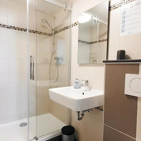 Gasthof Pension Alte Schule 3* 菲尔斯滕采尔
