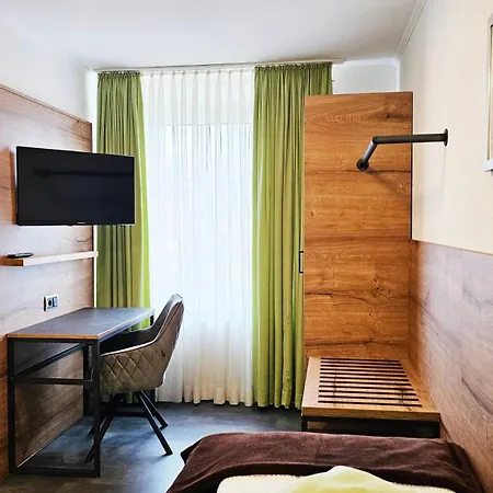 Gasthof Pension Alte Schule 3* 菲尔斯滕采尔